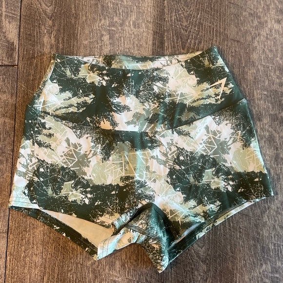 Women’s Gymshark Shorts size Small - Picture 1 of 4